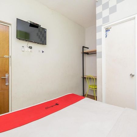 מלון Reddoorz @ Darmo סוראבאיה מראה חיצוני תמונה